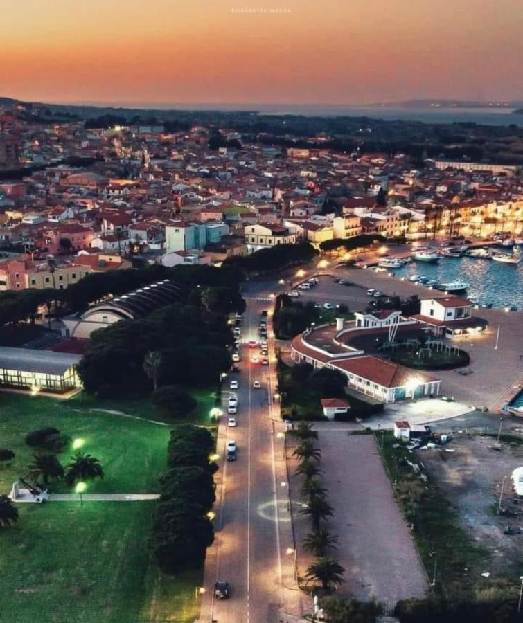 Casa Vacanze SantʼAntìoco Buitenkant foto