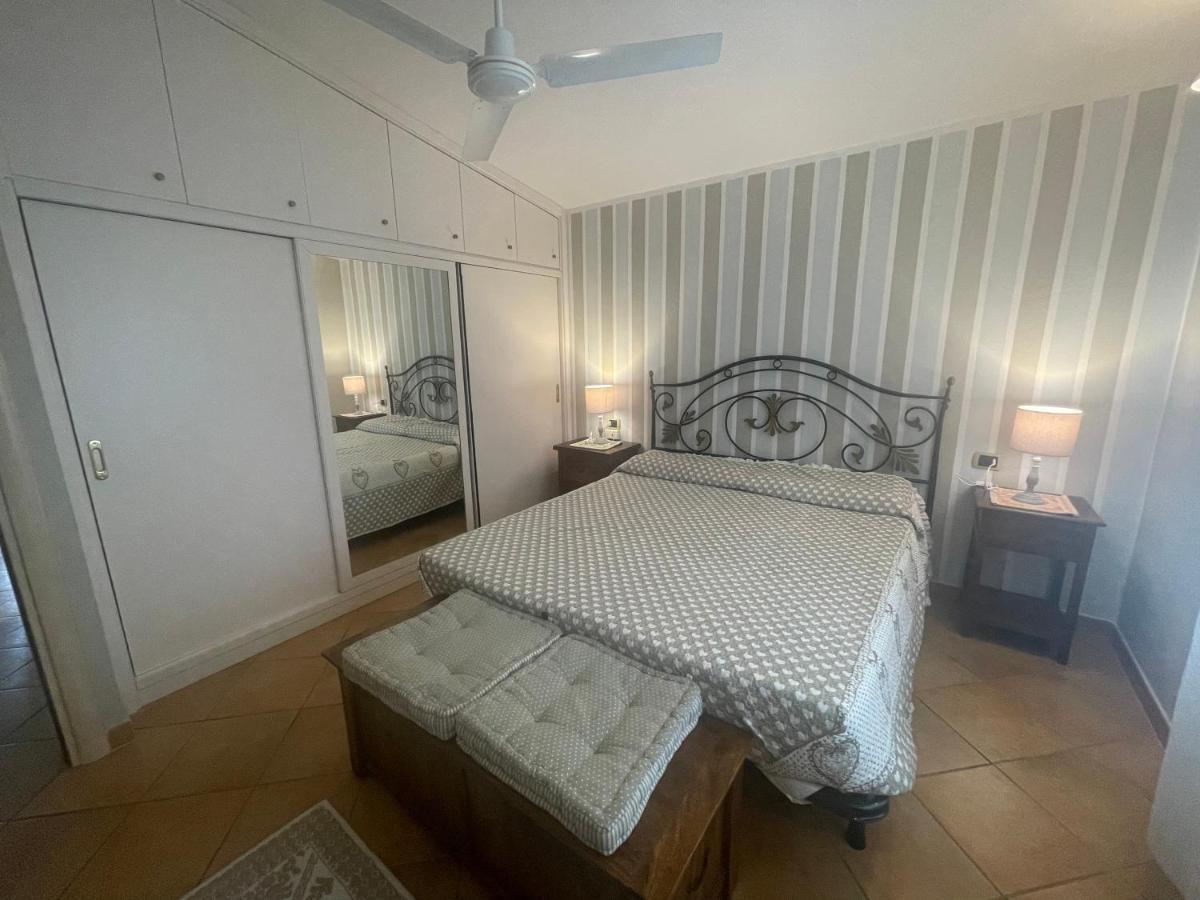 Casa Vacanze SantʼAntìoco Buitenkant foto