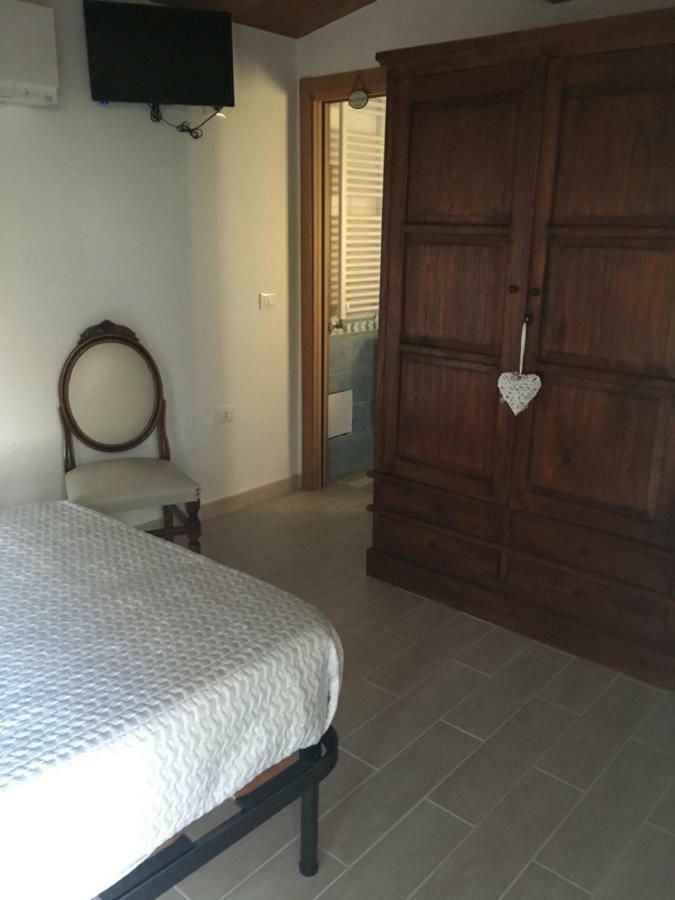 Casa Vacanze SantʼAntìoco Buitenkant foto