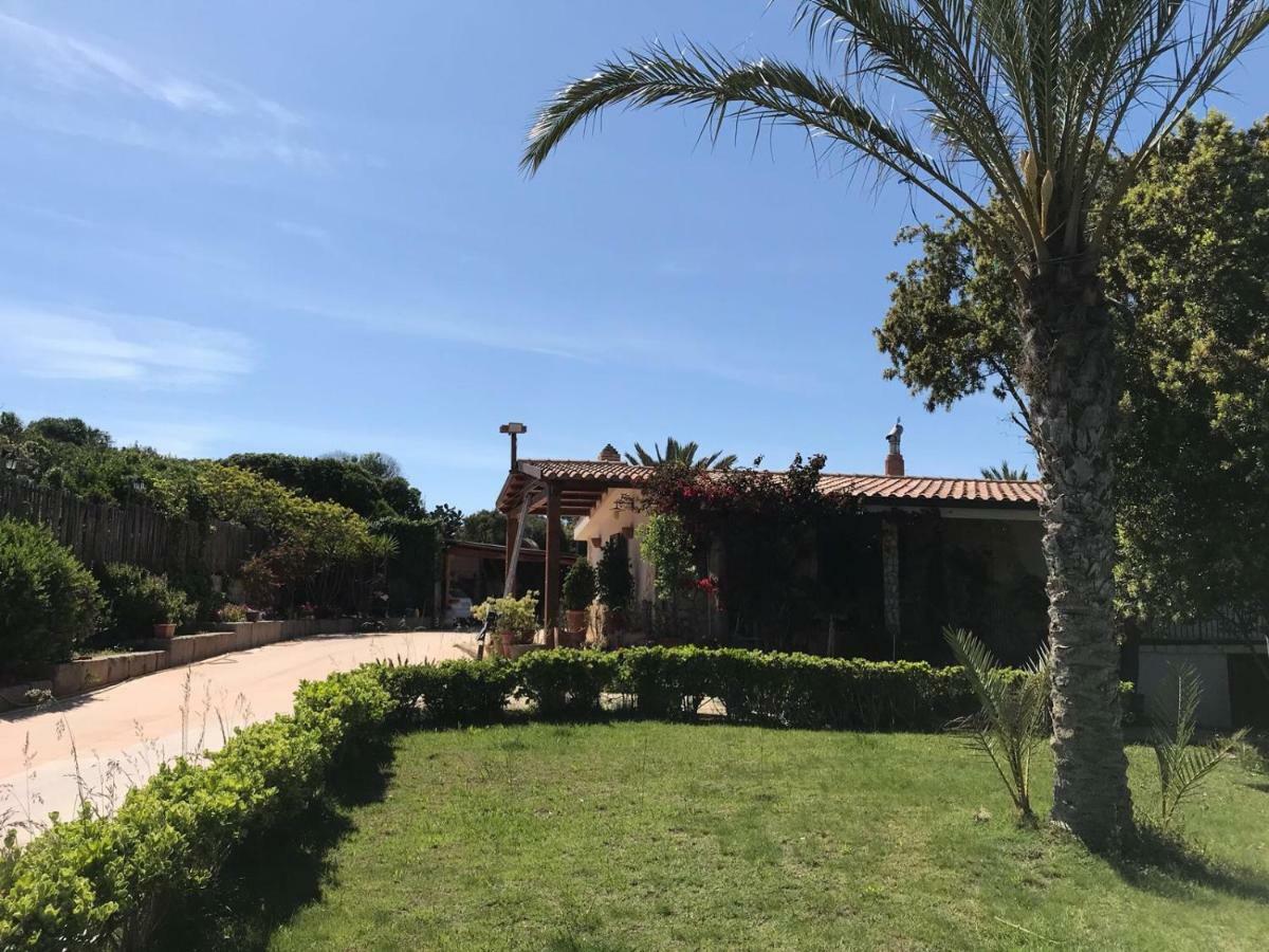 Casa Vacanze SantʼAntìoco Buitenkant foto